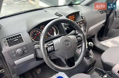Минивэн Opel Zafira 2011 в 