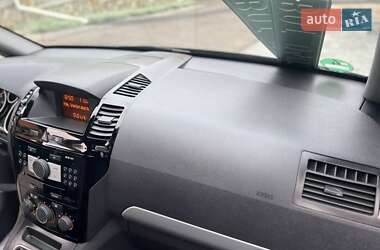Минивэн Opel Zafira 2011 в 