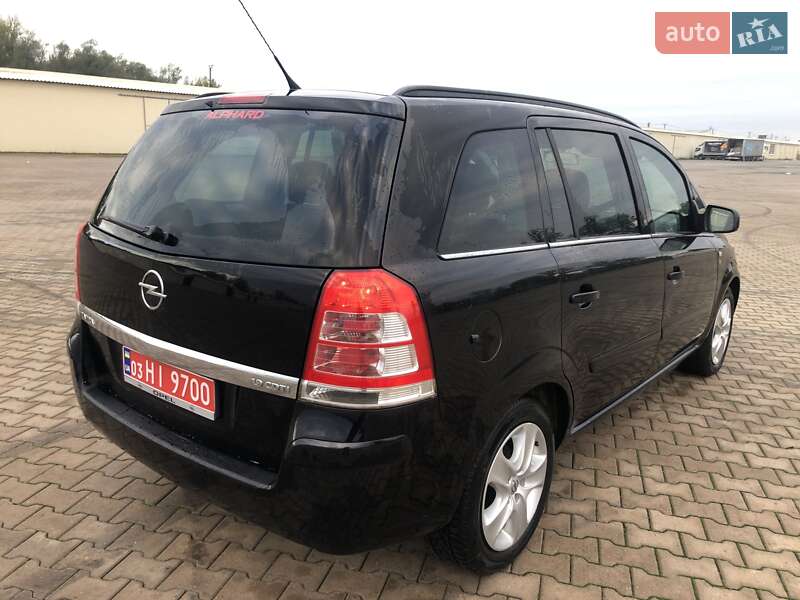 Минивэн Opel Zafira 2010 в Черновцах