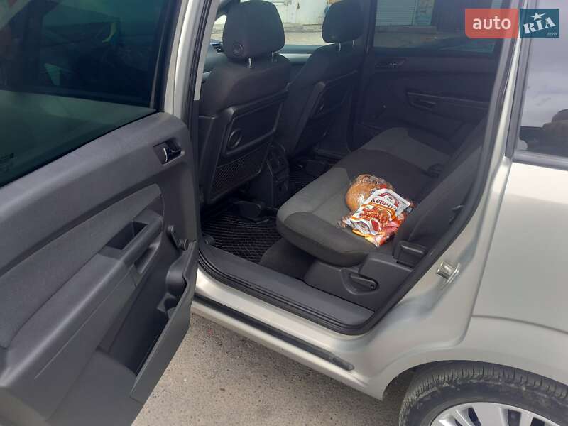 Минивэн Opel Zafira 2005 в Бориславе фото 3 Минивэн Opel Zafira 2005 в Бориславе