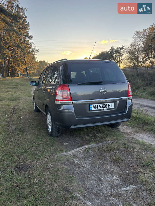 Минивэн Opel Zafira 2011 в Житомире
