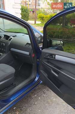 Минивэн Opel Zafira 2007 в 