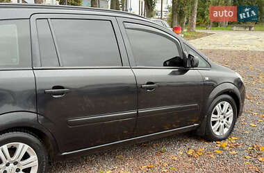 Минивэн Opel Zafira 2013 в 