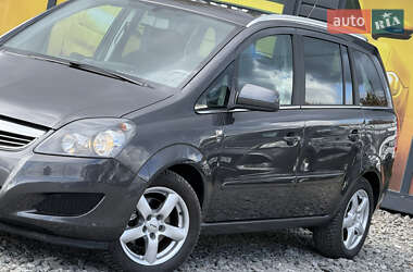 Минивэн Opel Zafira 2010 в 
