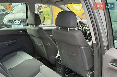 Минивэн Opel Zafira 2010 в 