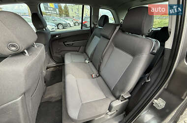 Минивэн Opel Zafira 2010 в 