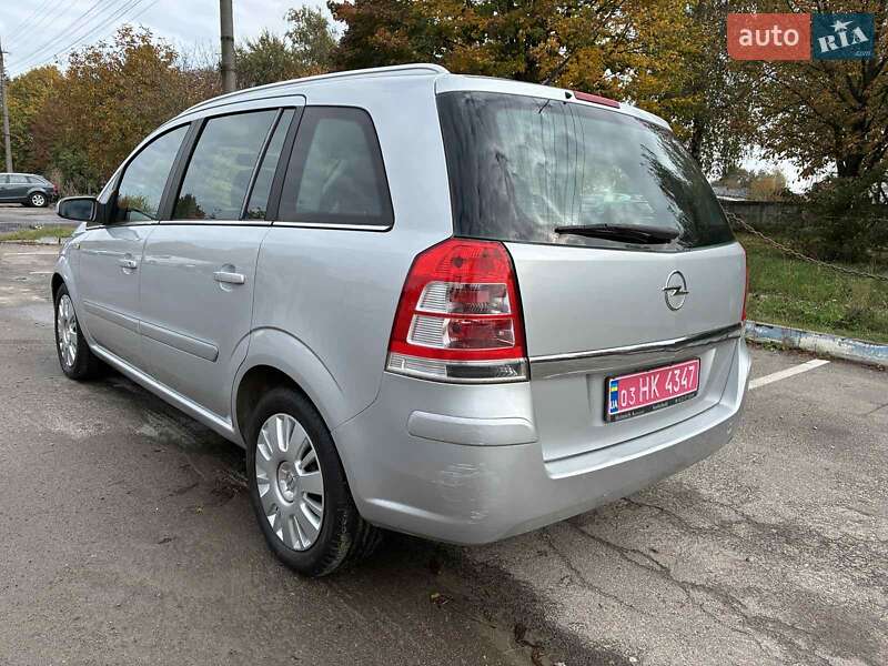 Минивэн Opel Zafira 2008 в Луцке