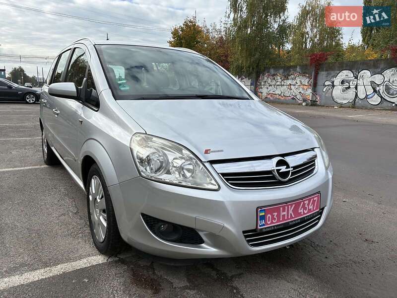 Минивэн Opel Zafira 2008 в Луцке