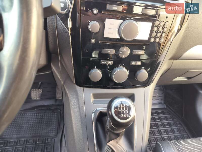 Минивэн Opel Zafira 2009 в Могилев-Подольске фото 5 Минивэн Opel Zafira 2009 в Могилев-Подольске