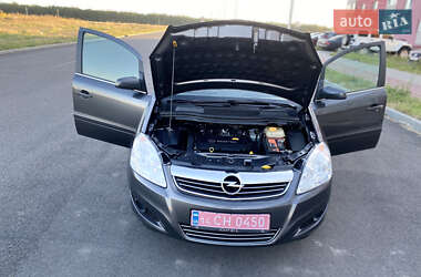 Минивэн Opel Zafira 2009 в 