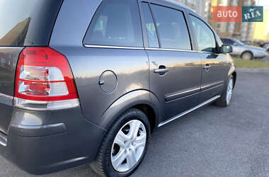 Минивэн Opel Zafira 2009 в 