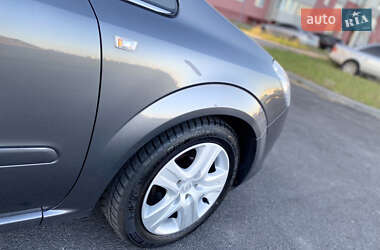 Минивэн Opel Zafira 2009 в 