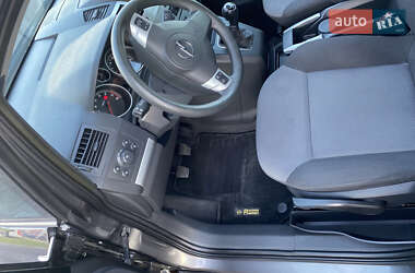 Минивэн Opel Zafira 2009 в 