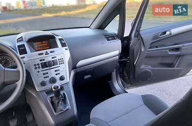 Минивэн Opel Zafira 2009 в 