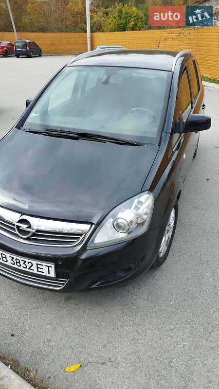 Минивэн Opel Zafira 2011 в Чернигове фото Минивэн Opel Zafira 2011 в Чернигове