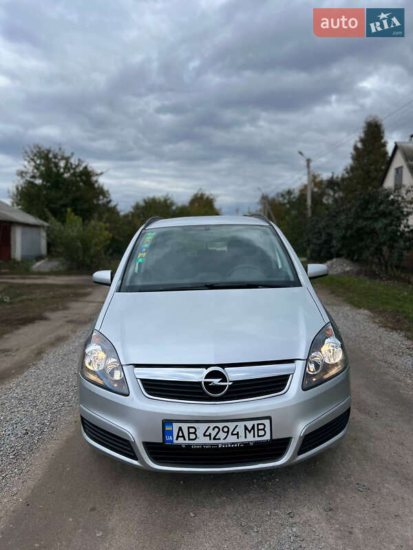 Минивэн Opel Zafira 2006 в Виннице