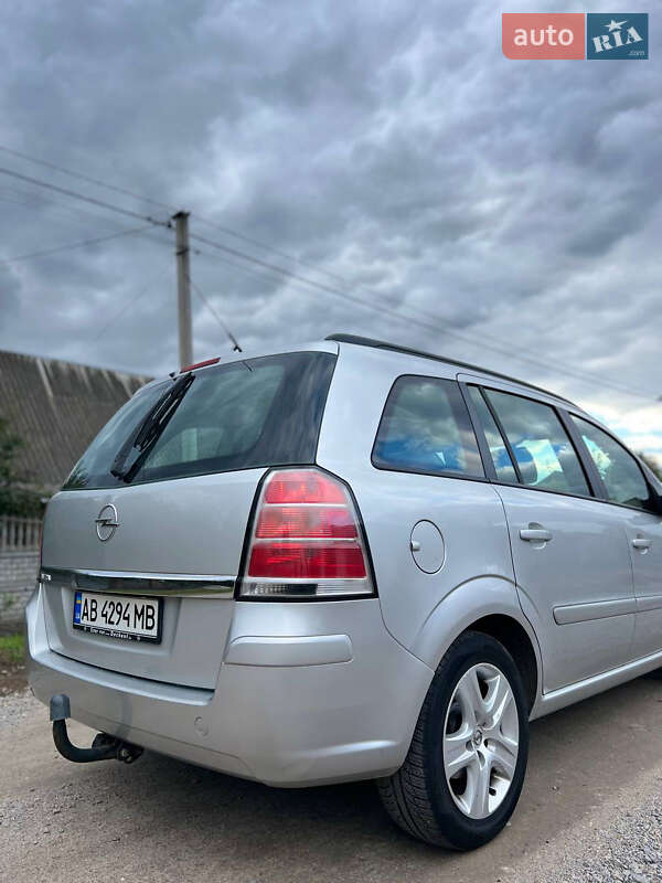 Минивэн Opel Zafira 2006 в Виннице