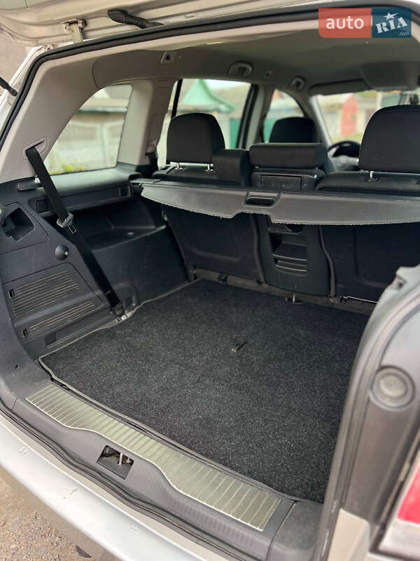 Минивэн Opel Zafira 2006 в Виннице