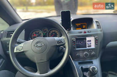 Минивэн Opel Zafira 2006 в 