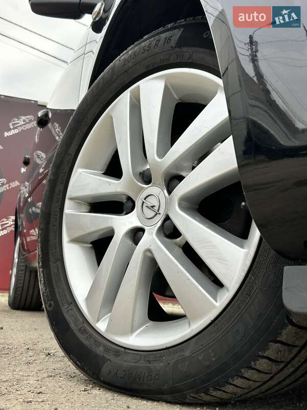 Минивэн Opel Zafira 2011 в Сумах