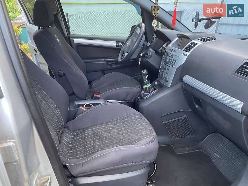 Минивэн Opel Zafira 2007 в Золочеве