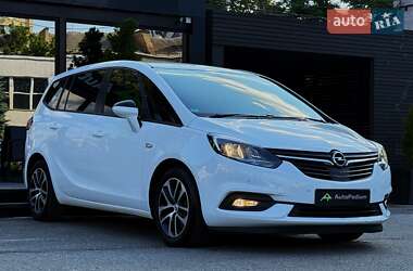 Минивэн Opel Zafira 2018 в 