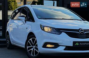 Минивэн Opel Zafira 2018 в 