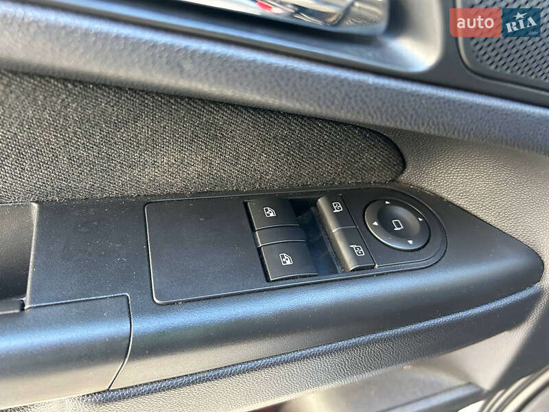 Минивэн Opel Zafira 2008 в Александрие