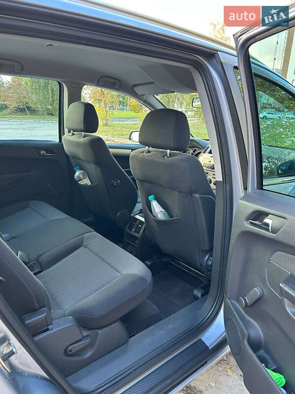 Минивэн Opel Zafira 2008 в Александрие