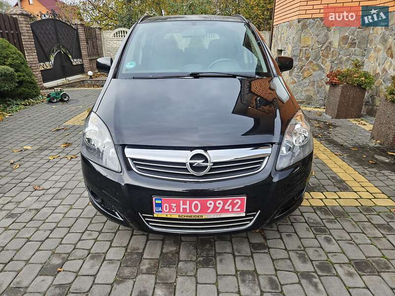 Минивэн Opel Zafira 2013 в Луцке