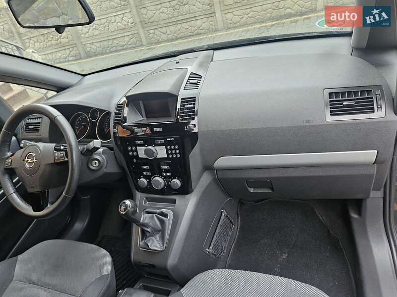 Минивэн Opel Zafira 2013 в Луцке