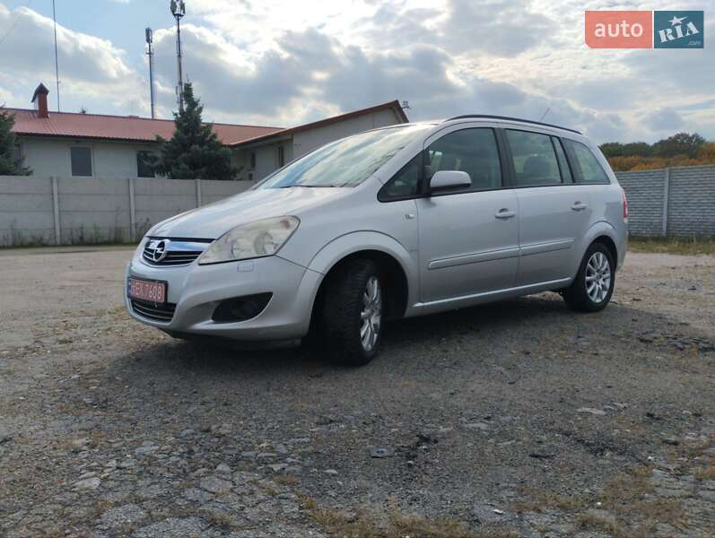 Минивэн Opel Zafira 2009 в 