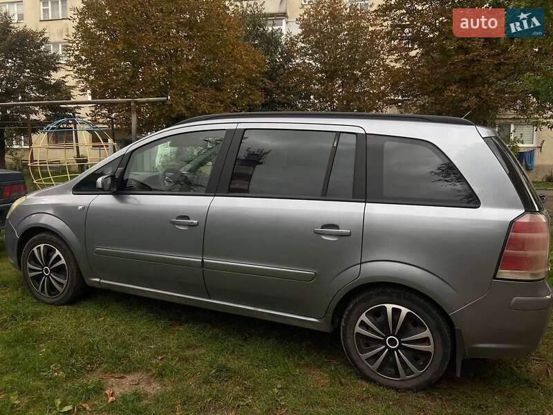 Мінівен Opel Zafira 2006 в Дрогобичі
