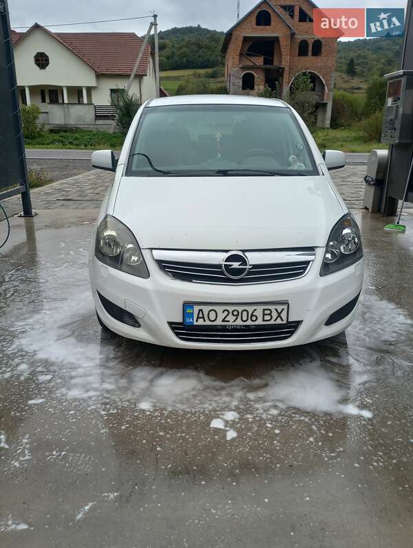 Минивэн Opel Zafira 2011 в Мукачево