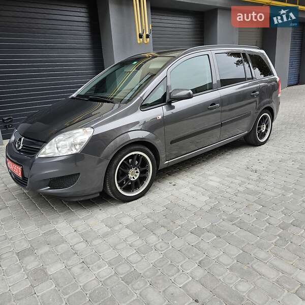 Минивэн Opel Zafira 2008 в Виннице