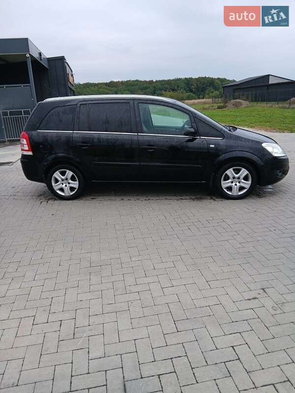 Минивэн Opel Zafira 2008 в Тячеве