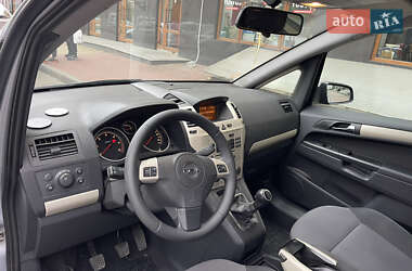 Минивэн Opel Zafira 2008 в 