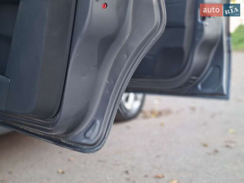 Мінівен Opel Zafira 2006 в Житомирі