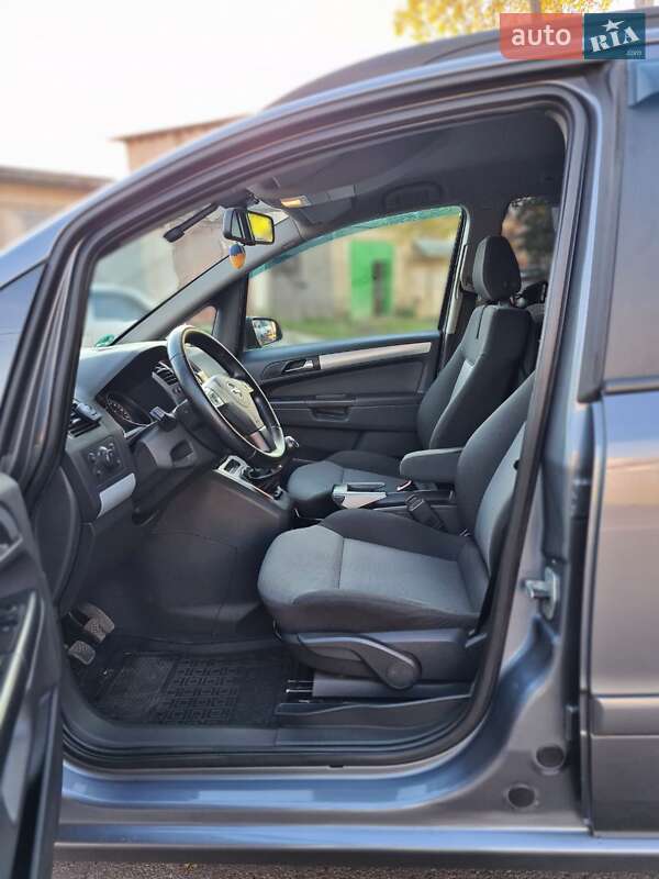 Мінівен Opel Zafira 2006 в Житомирі