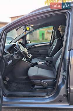Минивэн Opel Zafira 2006 в  фото 23 Минивэн Opel Zafira 2006 в