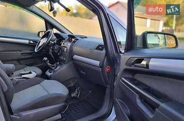 Минивэн Opel Zafira 2006 в  фото 31 Минивэн Opel Zafira 2006 в