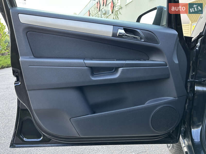 Минивэн Opel Zafira 2008 в Полтаве