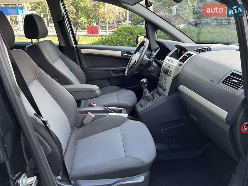 Минивэн Opel Zafira 2008 в Полтаве