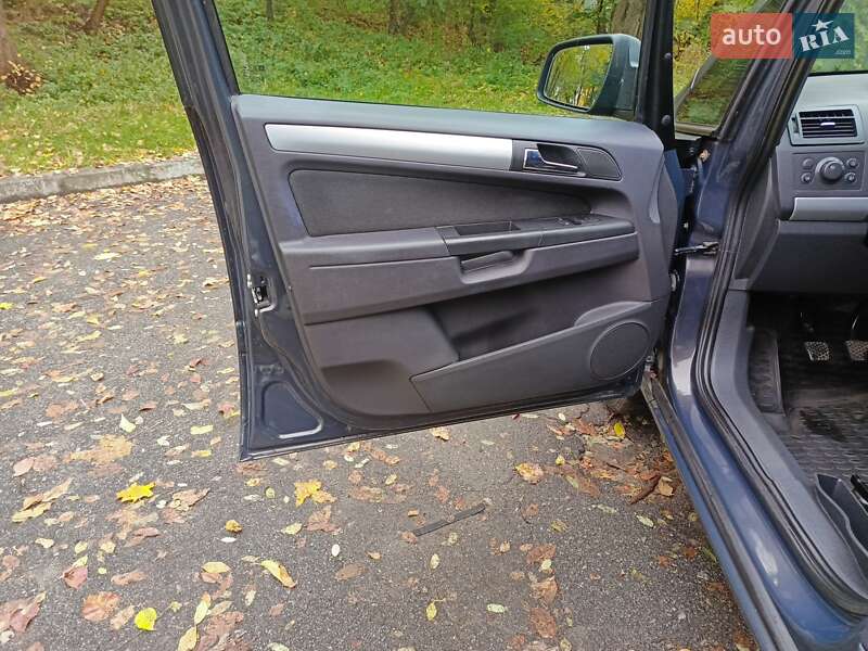 Минивэн Opel Zafira 2014 в Киеве фото 25 Минивэн Opel Zafira 2014 в Киеве