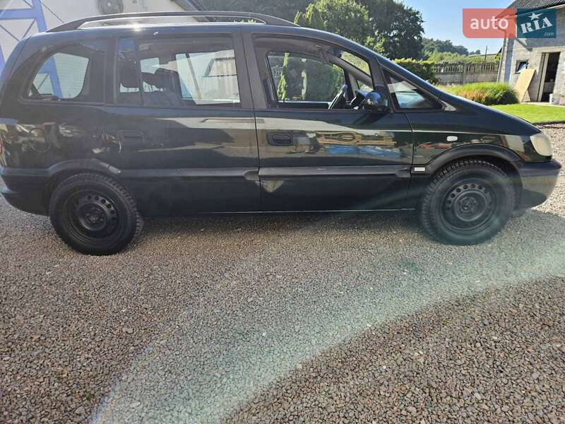 Минивэн Opel Zafira 2002 в Луцке