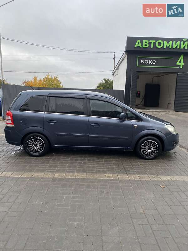 Минивэн Opel Zafira 2010 в Кропивницком