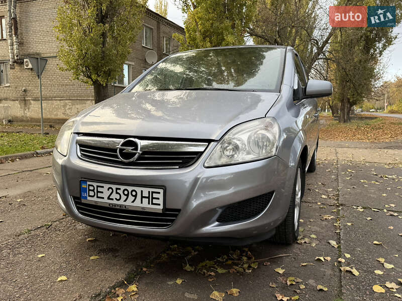 Минивэн Opel Zafira 2010 в Новом Буге фото 3 Минивэн Opel Zafira 2010 в Новом Буге