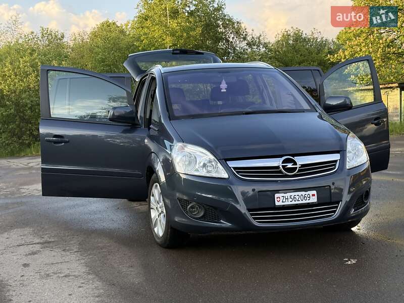 Минивэн Opel Zafira 2010 в Дрогобыче