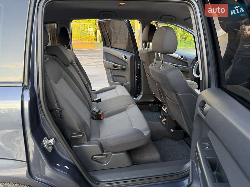 Минивэн Opel Zafira 2010 в Дрогобыче