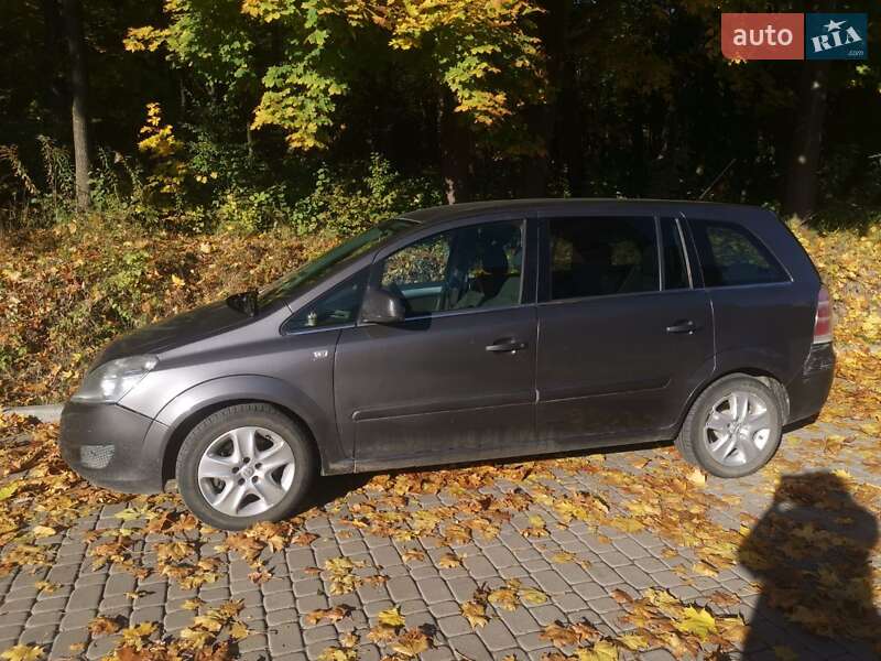 Мінівен Opel Zafira 2011 в Львові
